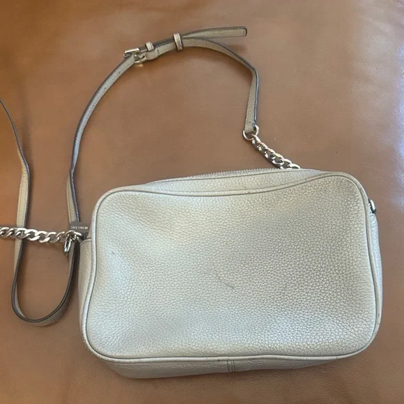 Michael Kors Beige Crossbody Bag with Chain Strap - Picture 2 of 4